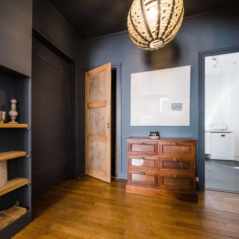 HYPER CENTRE 4 RUE EMILE ZOLA BELLECOUR JACOBINS CELESTINS Wifi ASCENSEUR - Apartment - 20