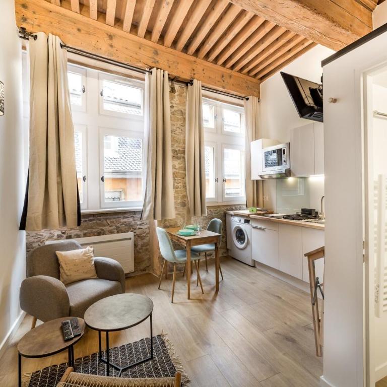 All in Lyon | Studio de charme au cœur de Lyon - Apartment - 3
