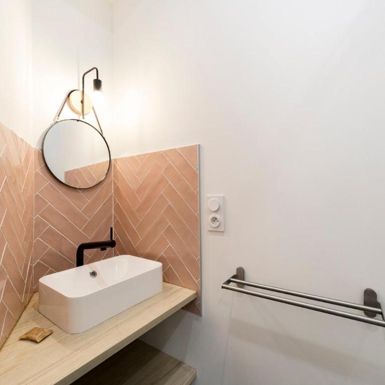 All in Lyon | Studio confortable | métro Garibaldi - Appartement - 7