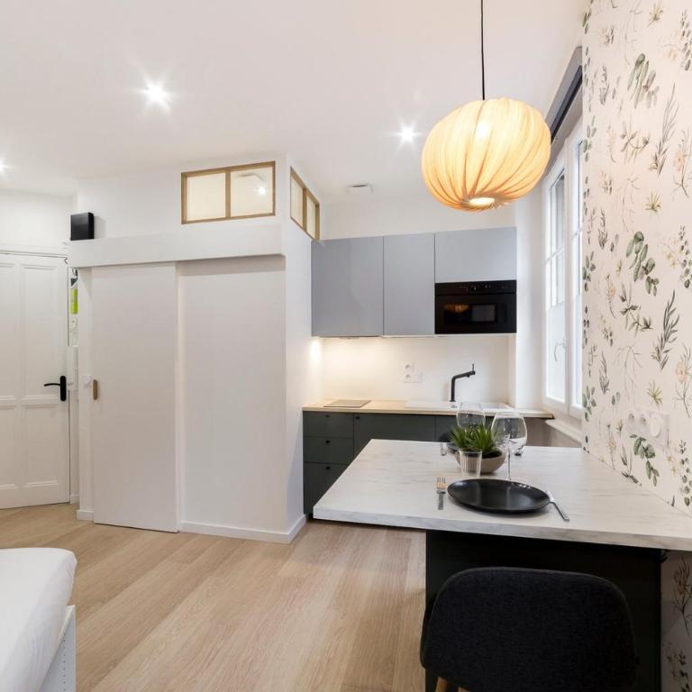 All in Lyon | Studio confortable | métro Garibaldi - Appartement - 5