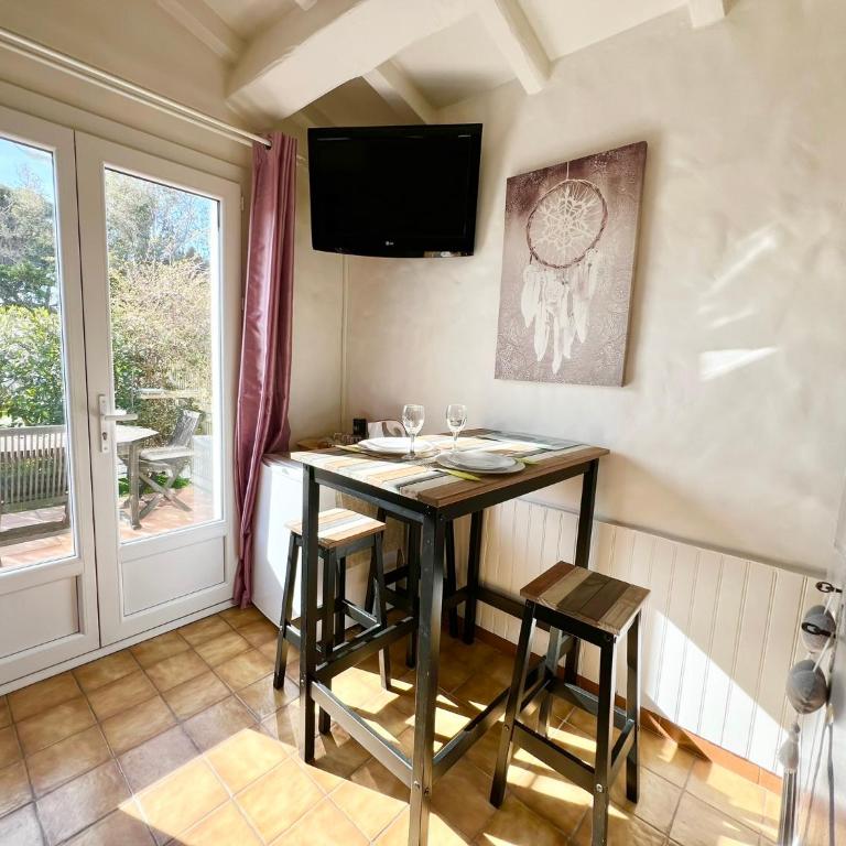 Bastide du Levant - 50m plage - Rez de jardin - Chambre Familiale - 18