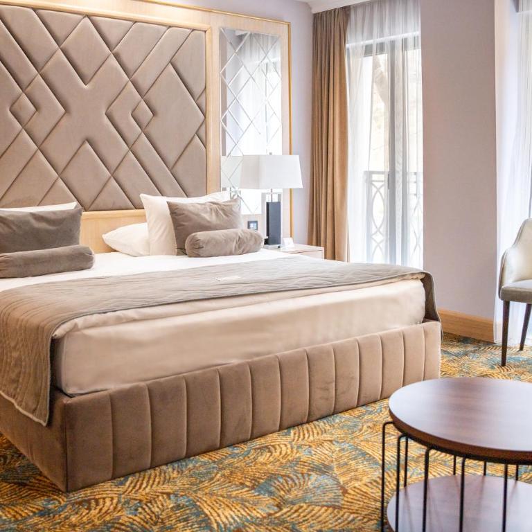 A Hoteli - Hotel Park - Standardna Dvokrevetna Soba sa Bračnim Krevetom - 1