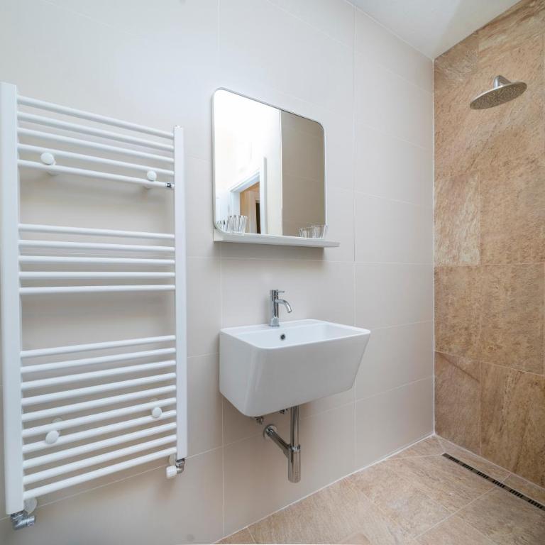Urban Oasis, Home-Triest com - Appartamento con 2 Camere da Letto - 11