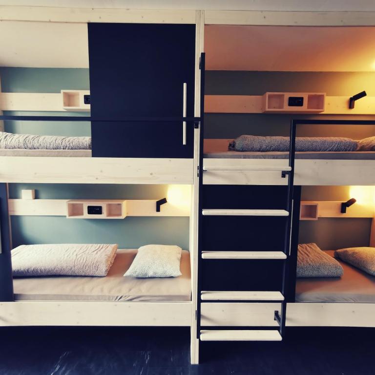 Backpackers Luzern - Einzelbett im gemischten 4-Bett-Schlafsaal mit Gemeinschaftsbad - 4