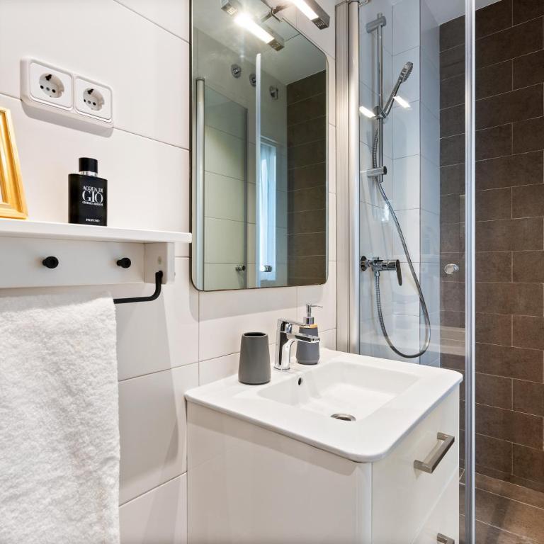 Lodging Apartments Almirall Beach 41 - One-Bedroom Apartment - 8