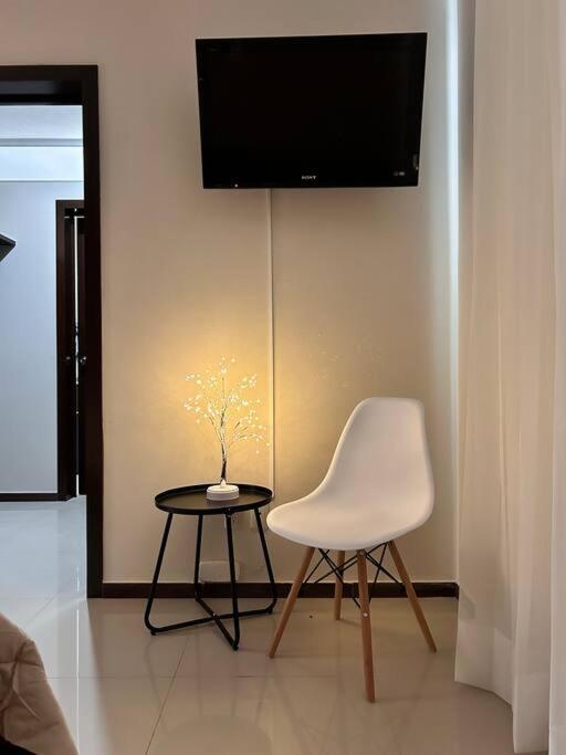 Nueva Galicia residencial, es una propiedad completa al sur de la ciudad que te ofrece modernidad, espacio, tranquilidad, cuenta con 4 recamaras 3 baños completos y 2 cajones de estacionamiento privados - Five-Bedroom House - 24