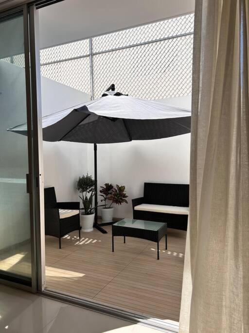 Nueva Galicia residencial, es una propiedad completa al sur de la ciudad que te ofrece modernidad, espacio, tranquilidad, cuenta con 4 recamaras 3 baños completos y 2 cajones de estacionamiento privados - Five-Bedroom House - 14