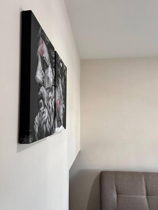 Nueva Galicia residencial, es una propiedad completa al sur de la ciudad que te ofrece modernidad, espacio, tranquilidad, cuenta con 4 recamaras 3 baños completos y 2 cajones de estacionamiento privados - Five-Bedroom House - 43
