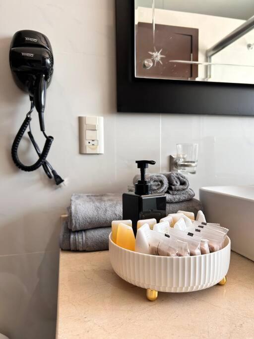 Nueva Galicia residencial, es una propiedad completa al sur de la ciudad que te ofrece modernidad, espacio, tranquilidad, cuenta con 4 recamaras 3 baños completos y 2 cajones de estacionamiento privados - Five-Bedroom House - 52
