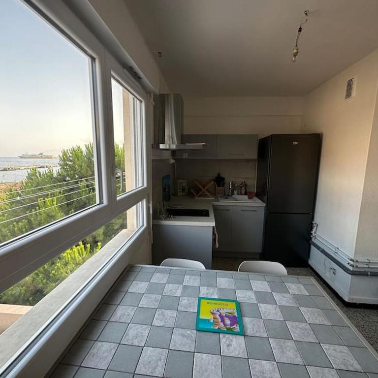Ravissant T2 en entrée de ville climatisation et parking gratuit - Appartement 1 Chambre - 8