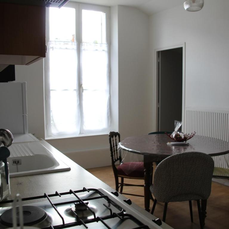 Spacieux appartement au pied du château - Appartement 1 Chambre - 10