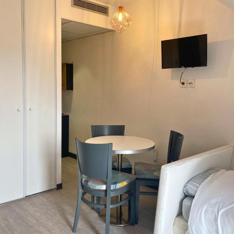[Rêve Rose] Studio Équipé, Wifi, Vue - Appartamento con 1 Camera da Letto - 15