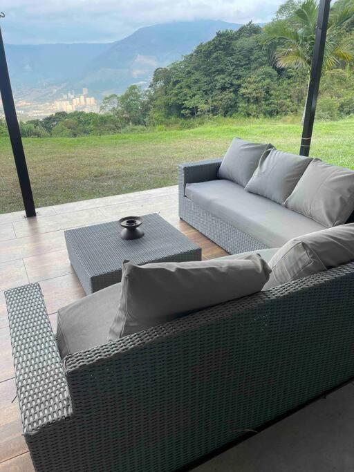 Casa Blanca Cabaña de lujo rodeada de naturaleza - Three-Bedroom Villa - 17