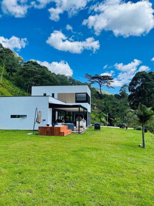 Casa Blanca Cabaña de lujo rodeada de naturaleza - Three-Bedroom Villa - 73