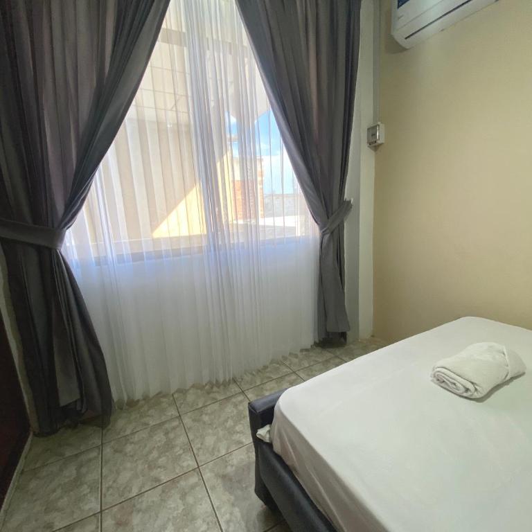 Moderno, grande, amplia vista, parqueo - Apartamento de 3 dormitorios - 46