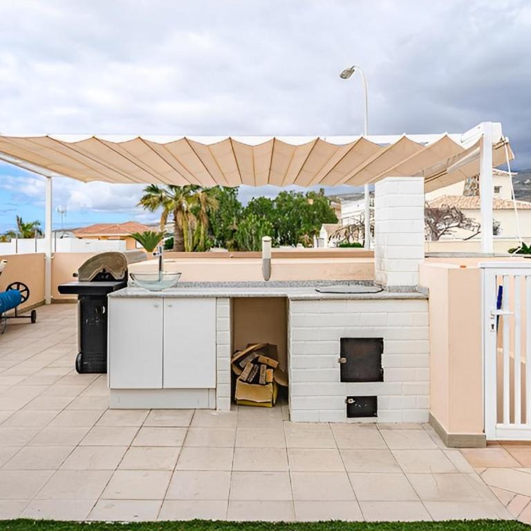 BuenaVista Villa Family with private heated pool garden parking - Three-Bedroom Villa - 5