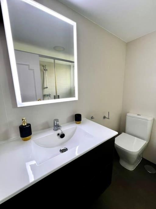 Playamar Deluxe pool & Beach Torremolinos Sinese design homes - Three-Bedroom Apartment - 12