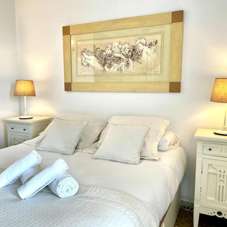 Playamar Deluxe pool & Beach Torremolinos Sinese design homes - Three-Bedroom Apartment - 14