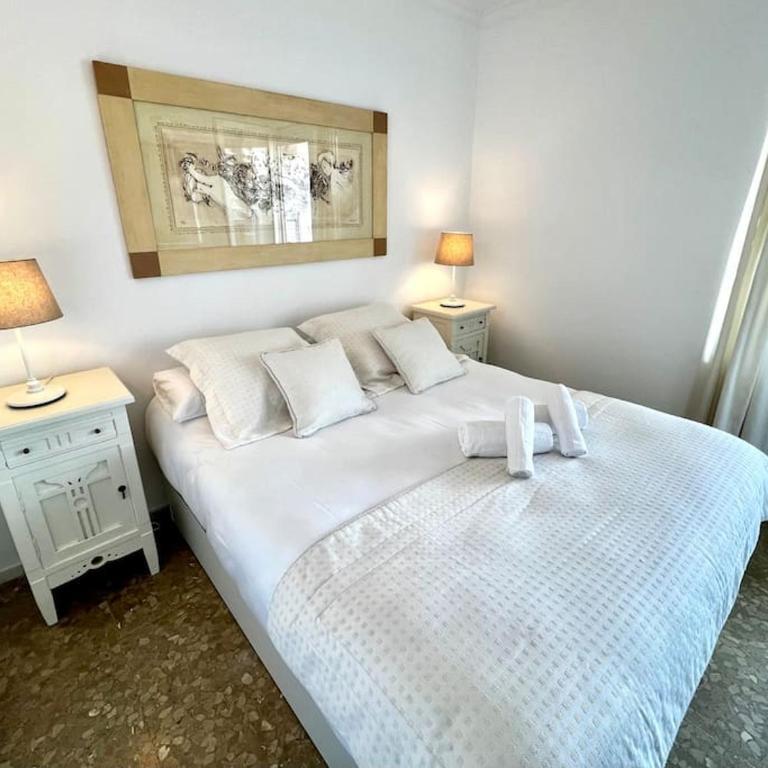Playamar Deluxe pool & Beach Torremolinos Sinese design homes - Three-Bedroom Apartment - 28
