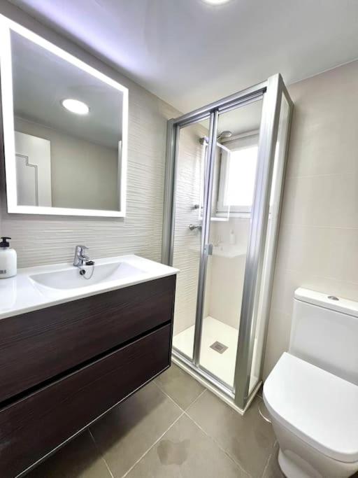 Playamar Deluxe pool & Beach Torremolinos Sinese design homes - Three-Bedroom Apartment - 29