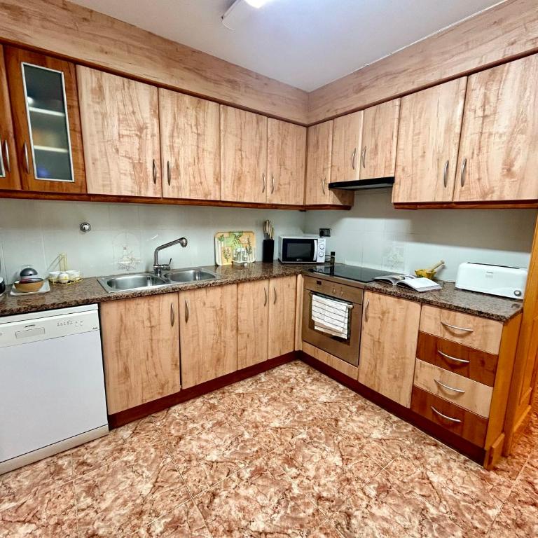 Gran casa per a families a 5 minuts de la platja - Casa de 5 dormitorios - 7