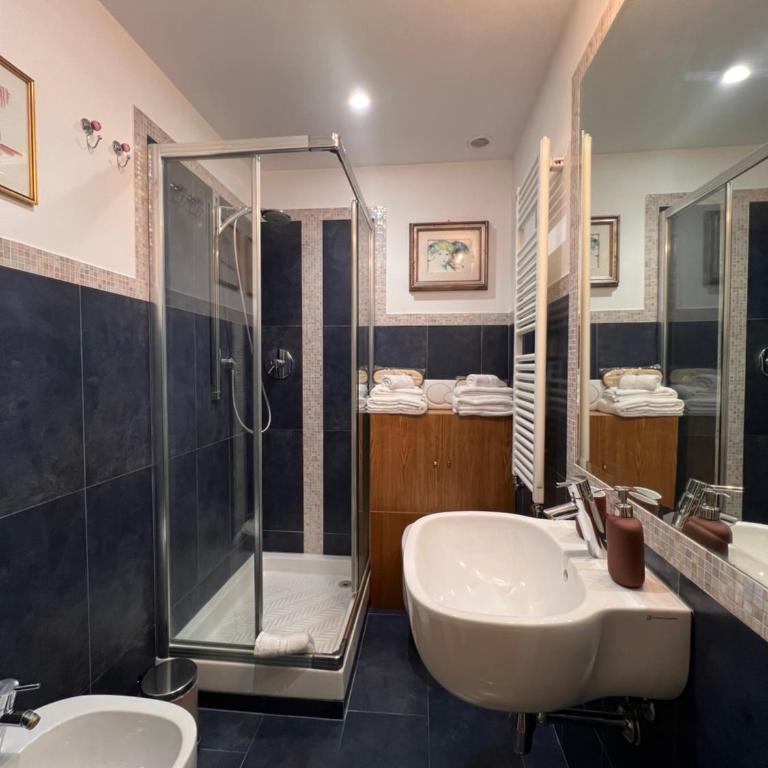 A Casa di Lu, al Colosseo - Guest House - Appartamento con 3 Camere da Letto - 29
