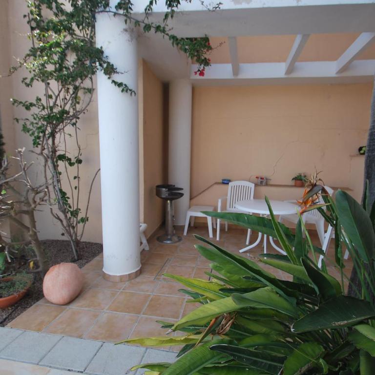 Seaview whole villa - Villa - 13