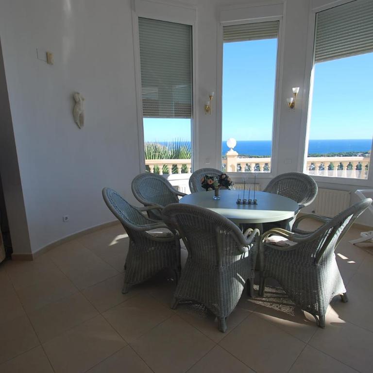 Seaview whole villa - Villa - 32