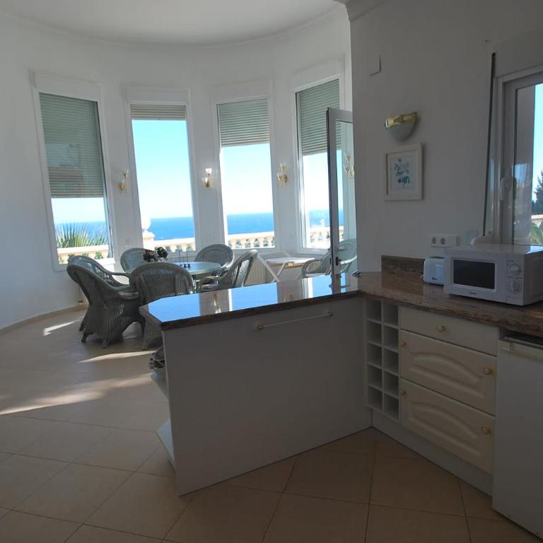 Seaview whole villa - Villa - 38