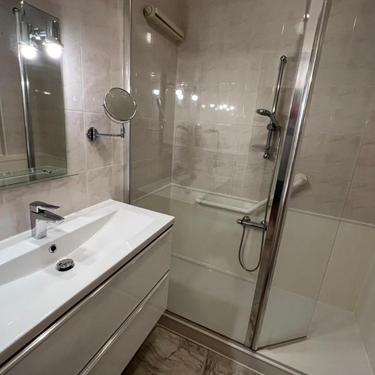 Antibes - 4 People - Parking - Terrace - Appartement - 13