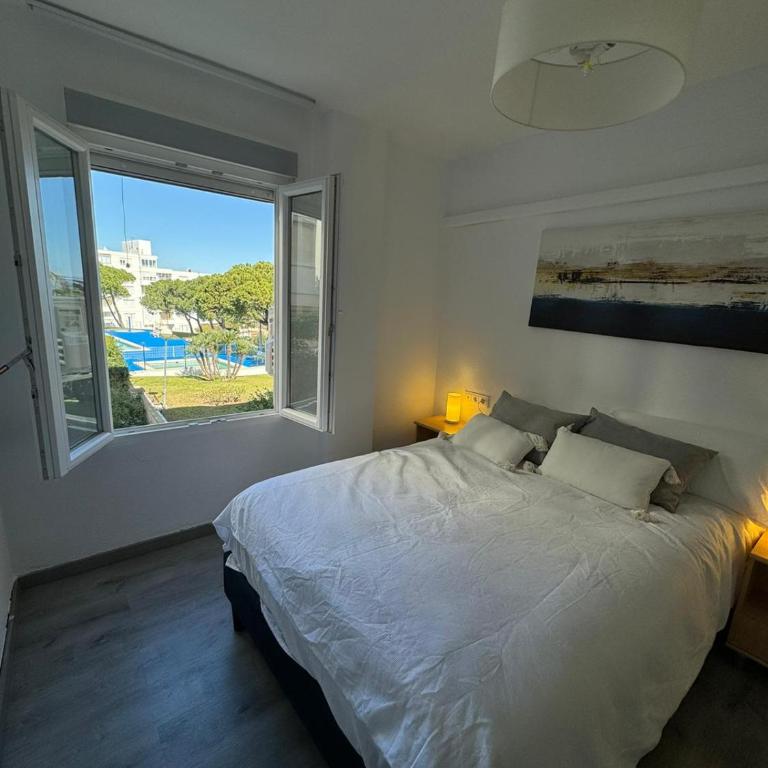 Stylish Seaview Apartment - Apartment - 5