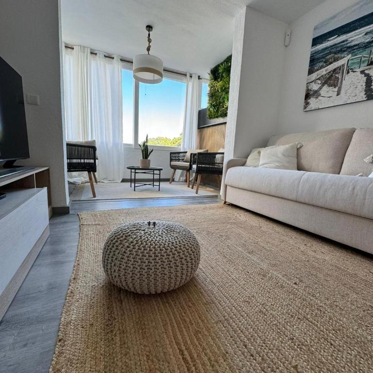 Stylish Seaview Apartment - Apartment - 24