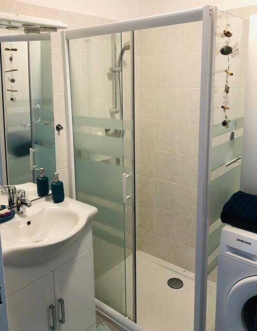 Charmant T2 idéal CV parking privé à la résidence - One-Bedroom Apartment - 6