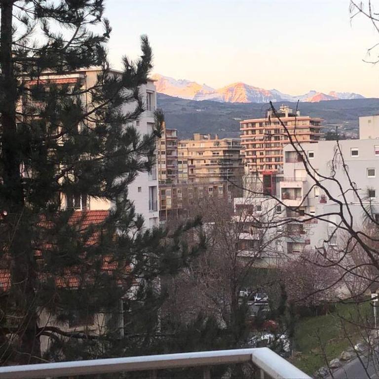 Charmant T2 idéal CV parking privé à la résidence - One-Bedroom Apartment - 26