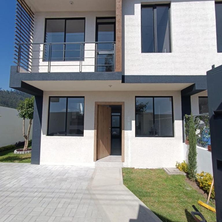 Casa excelente (Llano Chico) - Casa de 3 dormitorios - 20