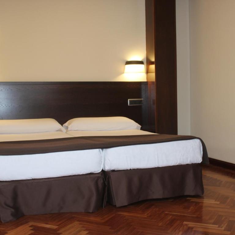 Hotel-Apartamentos La Arquera - Triple Room - 11