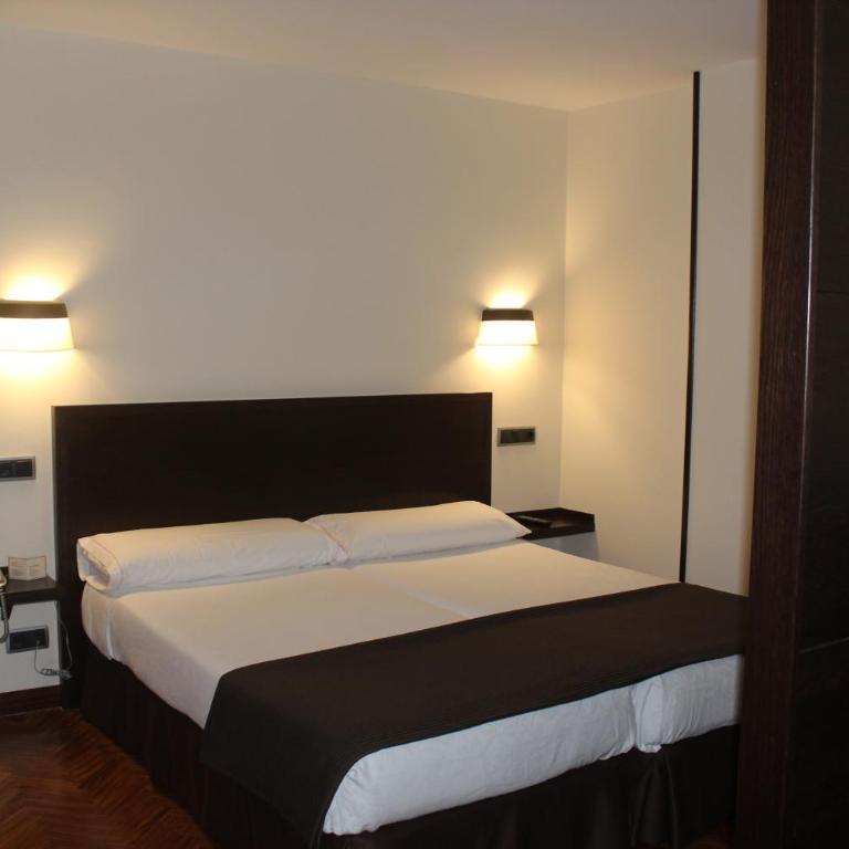 Hotel-Apartamentos La Arquera - Triple Room - 12