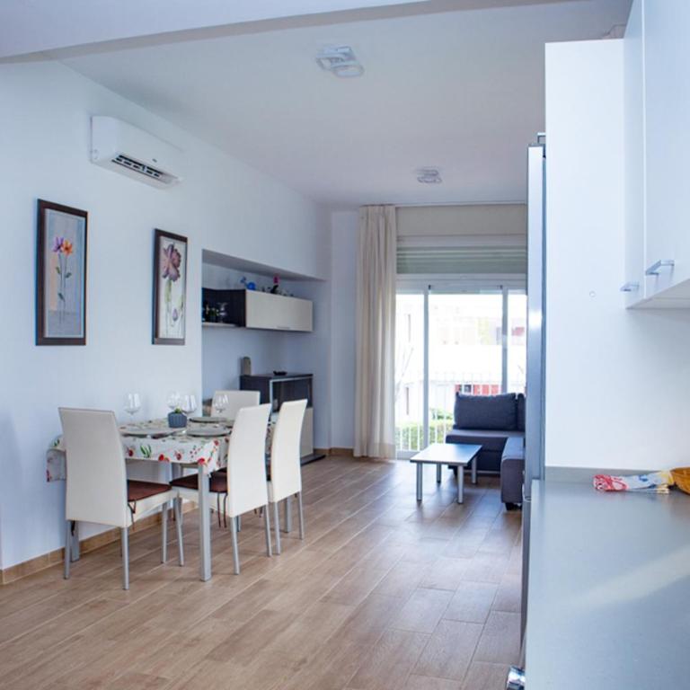 Apartamento "Casa el Sargazo" en Vera Playa con Piscina, Solarium, Wifi y Parking Gratis - Apartamento de 2 dormitorios - 12