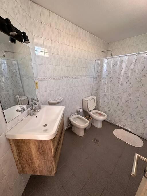 Casa con jardin excelente ubicación - Casa de 4 dormitorios - 14