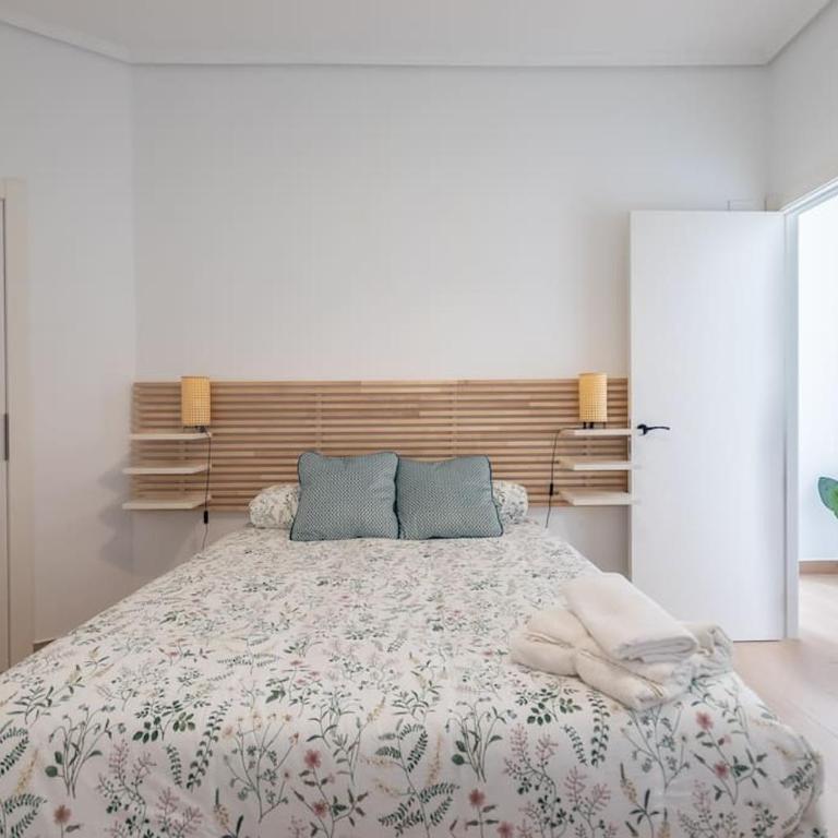 Piso renovado cerca del Ayuntamiento y del metro - Apartamento de 2 dormitorios - 2