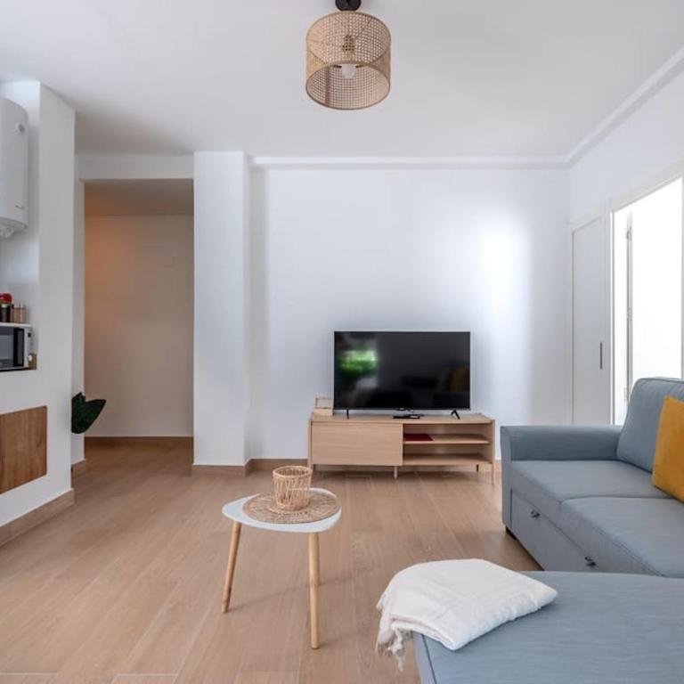 Piso renovado cerca del Ayuntamiento y del metro - Apartamento de 2 dormitorios - 9