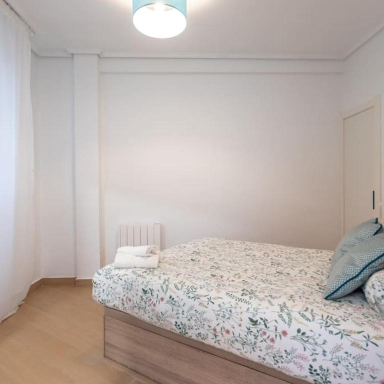 Piso renovado cerca del Ayuntamiento y del metro - Apartamento de 2 dormitorios - 18