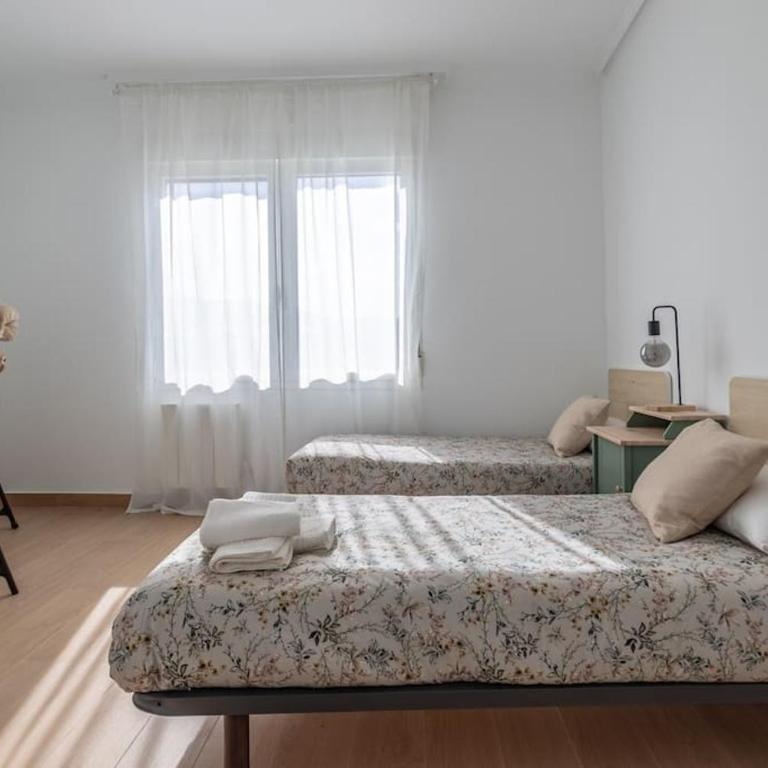 Piso renovado cerca del Ayuntamiento y del metro - Apartamento de 2 dormitorios - 28