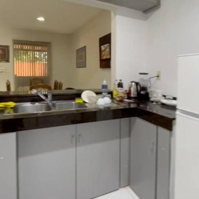 Duplex Aeropuerto c/cochera cerrada - Two-Bedroom House - 2