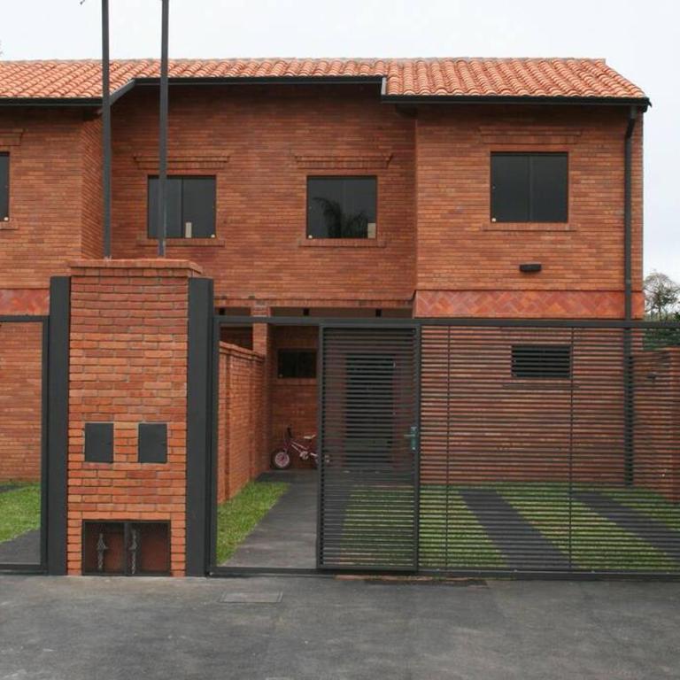 Duplex Aeropuerto c/cochera cerrada - Two-Bedroom House - 10