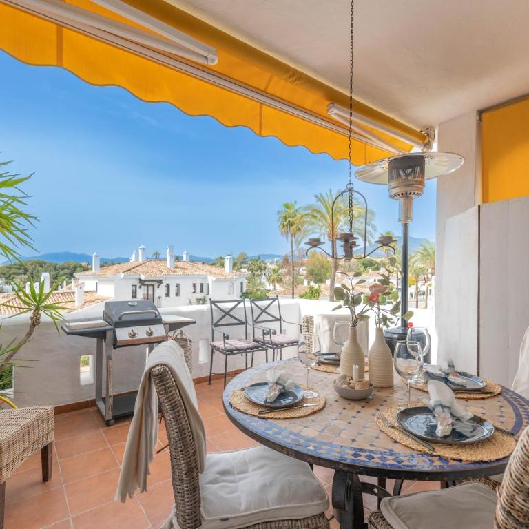 Aldea Blanca 2 BDRM Central Apt w Stunning Views - Two-Bedroom Apartment - 13