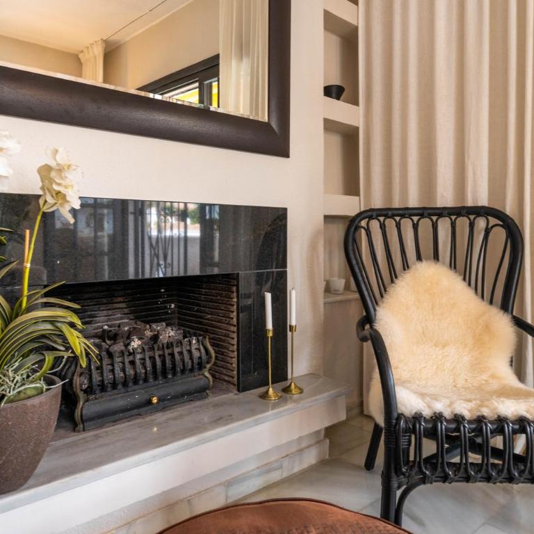 Aldea Blanca 2 BDRM Central Apt w Stunning Views - Two-Bedroom Apartment - 19