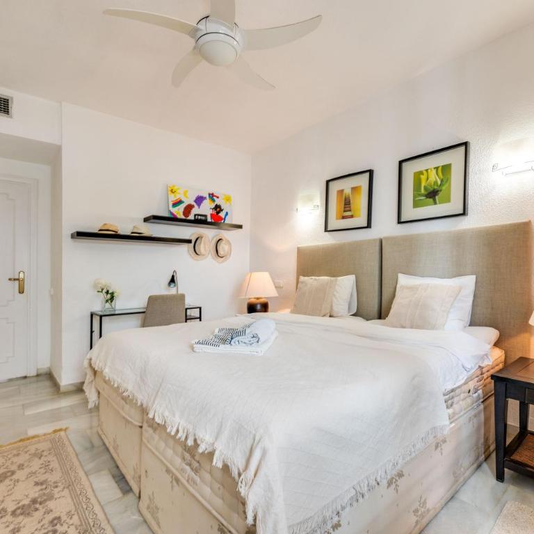 Aldea Blanca 2 BDRM Central Apt w Stunning Views - Two-Bedroom Apartment - 32