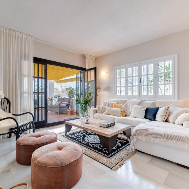 Aldea Blanca 2 BDRM Central Apt w Stunning Views - Two-Bedroom Apartment - 17