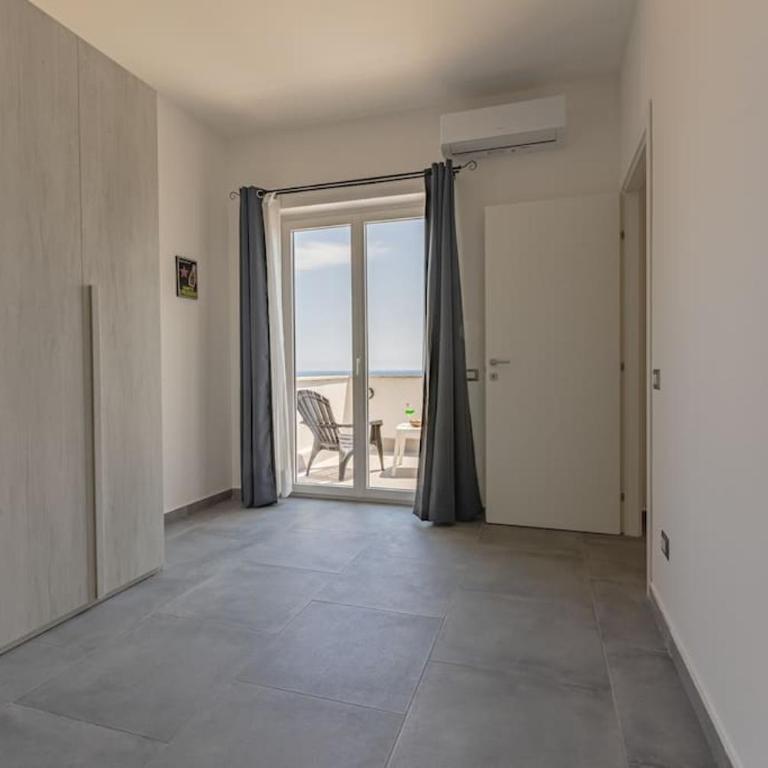 Panoramic apartment on the beach A/C - Appartamento con 2 Camere da Letto - 22